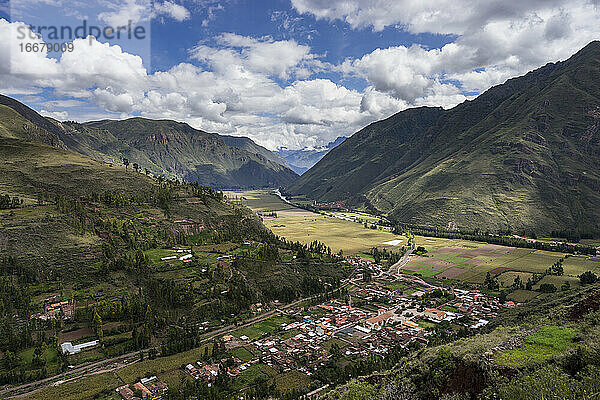 Blick auf das Heilige Tal gegen den Himmel  Cusco  Peru