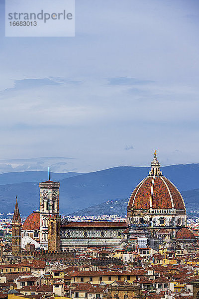 Blick auf den Dom Santa Maria nouvelle Duomo und die Stadt Florenz