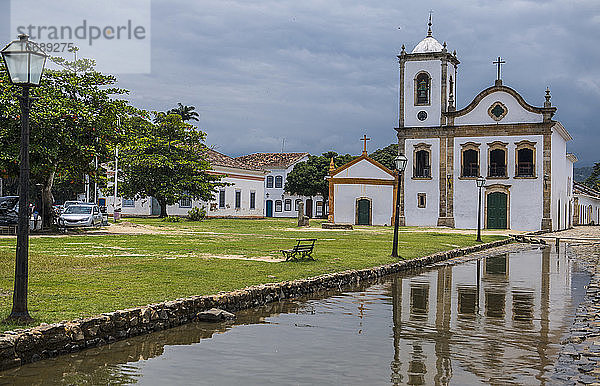 die Kirche Capela de Santa Rita in der Kolonialstadt Paraty