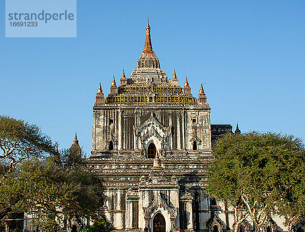 Dieser riesige  wunderschöne Tempel in Bagan