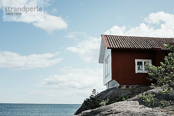 traditionelles schwedisches Sommerhaus in Grisslehamn  Schweden