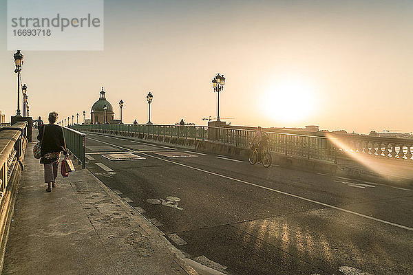 Pont Saint-Pierre  Saint-Pierre-Braut bei Sonnenuntergang leer