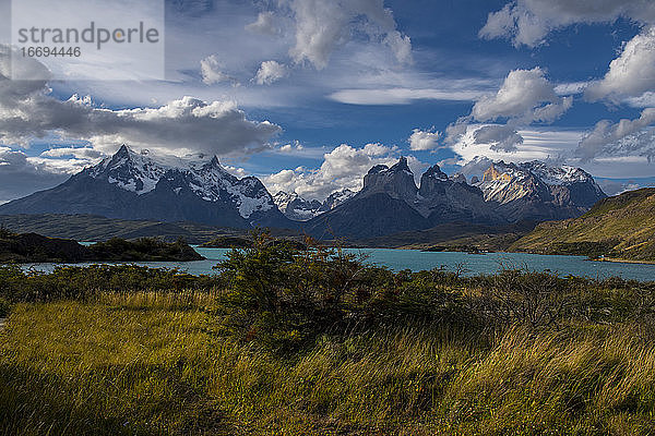 Aussicht auf den Nationalpark Torres del Paine  Patagonien  Chile