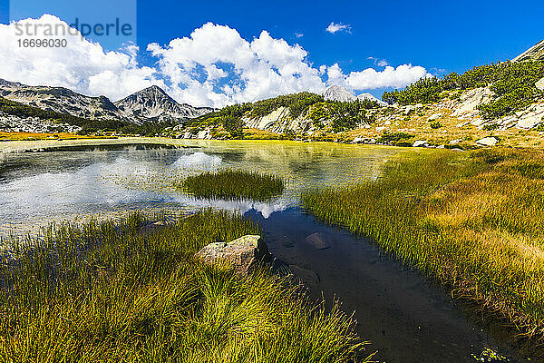 Kleiner See hoch in den Bergen