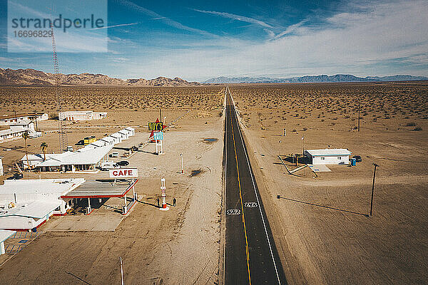 Amboy Motel am Highway 66 von oben  Kalifornien