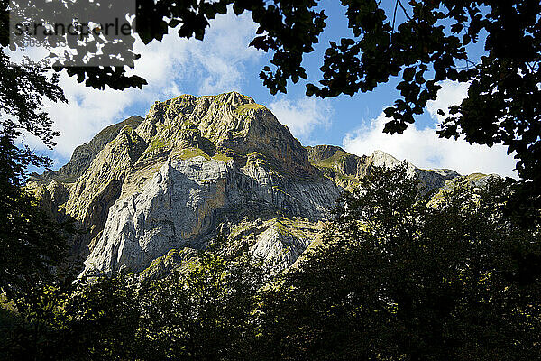 Gipfel im Aspe-Tal  Pyrenäen in Frankreich.