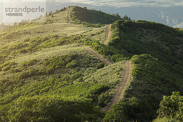 Hoher Blickwinkel auf einen schönen Berg