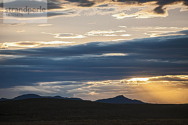 Sonnenuntergang über dem nördlichen Hochland in Island