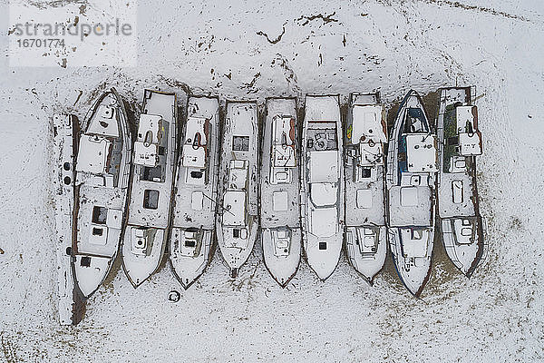 alte Boote aus der Vogelperspektive eingefroren