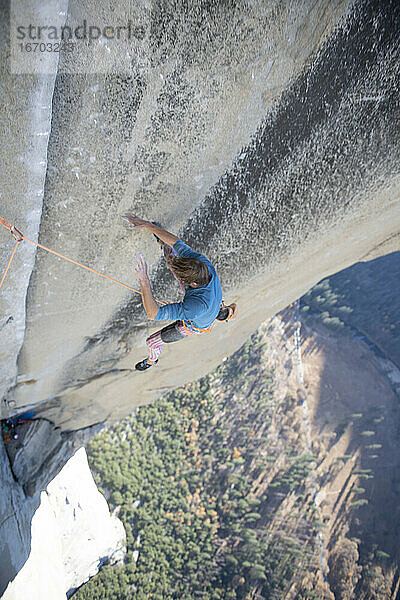 Sturz eines Kletterers beim Vorstieg auf The Nose  El Capitan Yosemite