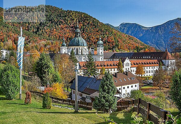 Übersicht vom Kloster  Ettal  Ettaler Sattel  Ammertal  Oberbayern  Bayern  Deutschland  Europa