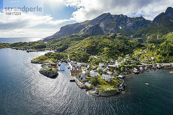 Ortsansicht Nusfjord  Rorbuer Hütten  historischer Fischerort  Lofoten  Nordland  Norwegen  Europa