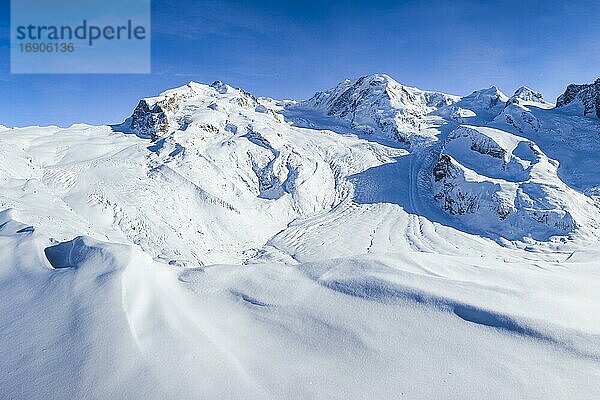 Monte Rosa  4633 m  Dufourspitze -4634m  Liskamm  4527m  Breithorn  4165m  Wallis  Schweiz  Europa