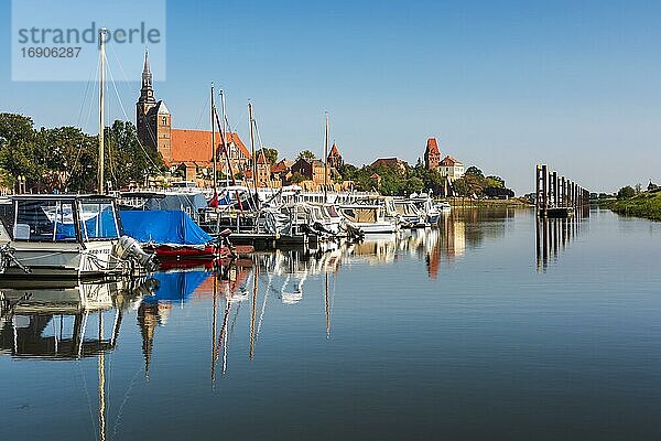 Elbhafen in Tangermünde  Sachsen-Anhalt  Deutschland  Europa