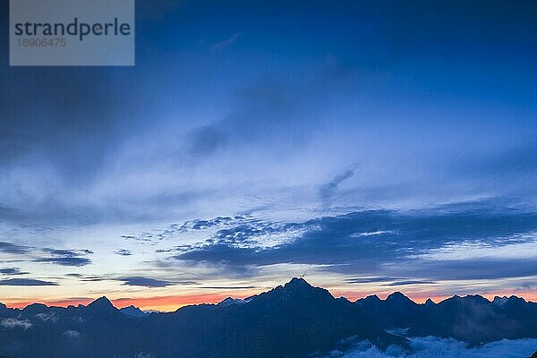 Aussicht von Fuorcla Surlej  Graubünden  Schweiz  Europa