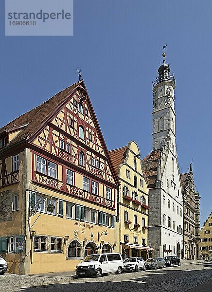 Herrngasse mit Rathaus  Altstadt  Rothenburg ob der Tauber  Mittelfranken  Bayern  Deutschland  Europa