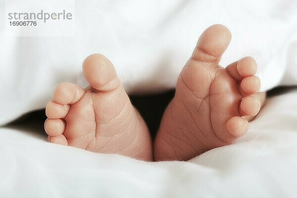 Füße eines Baby in Nahaufnahme