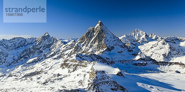 Alpen  Aussicht Klein Matterhorn  Dent d'Herens  4171 (m)  Matterhorn  4478 m  Dent blanche  4357 m  Wallis  Schweiz  Europa