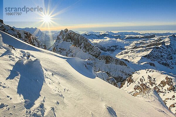 Aussicht vom Titlis  Berner Alpen  Schweiz  Europa