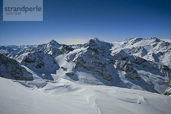 Fleckistock und Sustenhorn  Alpen  Schweiz  Europa