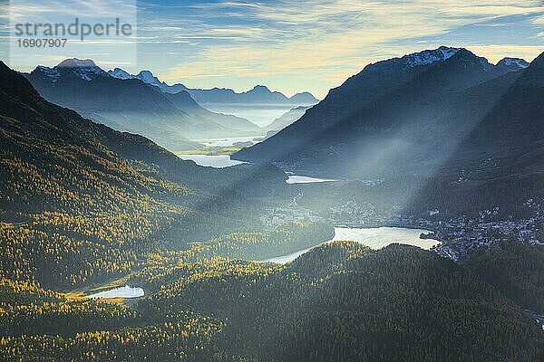 Aussicht von Muottas Muragl  Ober Engadin  Graubünden  Schweiz  Europa