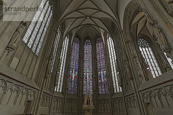 Altaraum mit Kirchenfenstern  St. Lamberti Kirche  Münster  Nordsrhein-Westfalen  Deutschland  Europa