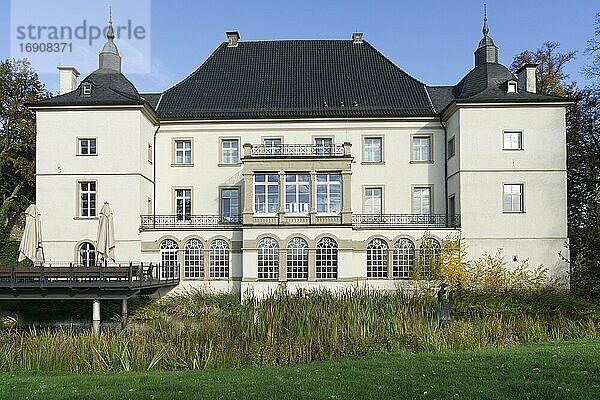 Wasserschloss und Museum Haus Opherdicke  Holzwickede  Nordrhein-Westfalen  Deutschland  Europa