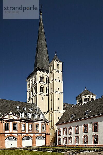 Abtei Brauweiler mit der Abteikirche St. Nikolaus  Pulheim  Rheinland  Nordrhein-Westfalen  Deutschland  Europa