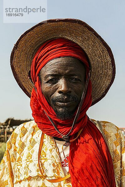 Porträt eines freundlichen Peul-Mannes  Niger  Afrika