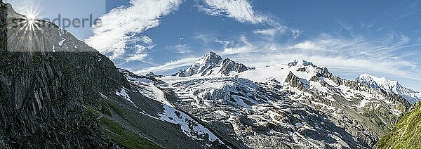 Glacier du Tour  Gletscher und Berggipfel  Hochalpine Landschaft  Aiguille de Chardonnet  Chamonix  Haute-Savoie  Frankreich  Europa