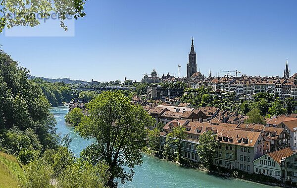 Stadtansicht  Ausblick auf Altstadt  Berner Münster  Ortsteil Nydegg  Fluss Aare  Bern  Kanton Bern  Schweiz  Europa