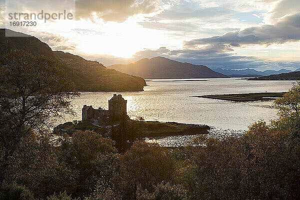 Eilean Donan Castle  bei Dornie  Loch Alsh