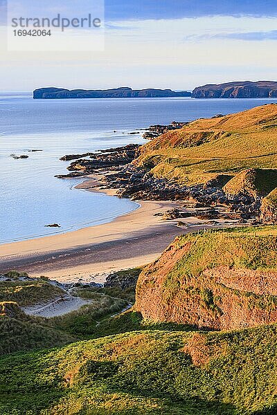 Sandstrand Küste  Sutherland  Schottland  Großbritannien  Europa