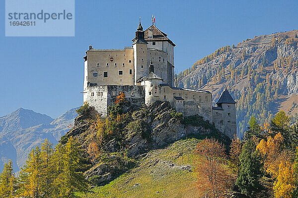 Schloss Tarasp  Graubünden  Schweiz  Europa