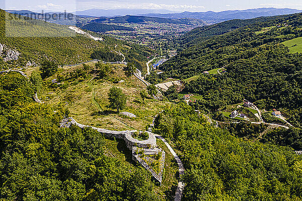 Luftaufnahme der Burg Stari Ras  Novi Pazar  Serbien  Europa