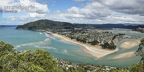 Blick vom Mount Paku auf Tairua  Coromandel Halbinsel  Waikato  Nordinsel  Neuseeland  Pazifik