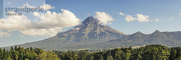 Mount Taranaki  2518m  Egmont National Park  Taranaki  Nordinsel  Neuseeland  Pazifik