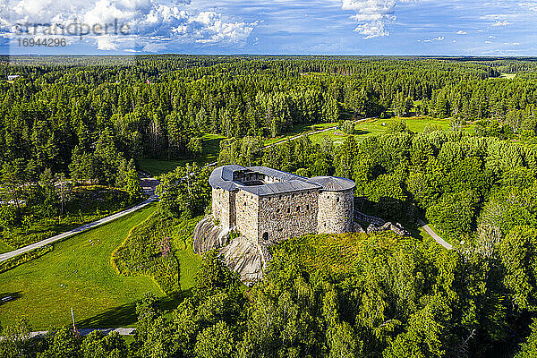 Luftaufnahme von Schloss Raseburg  Südfinnland  Europa
