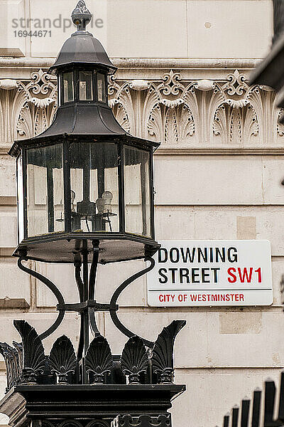 Downing Street-Schild  London  England  Vereinigtes Königreich  Europa