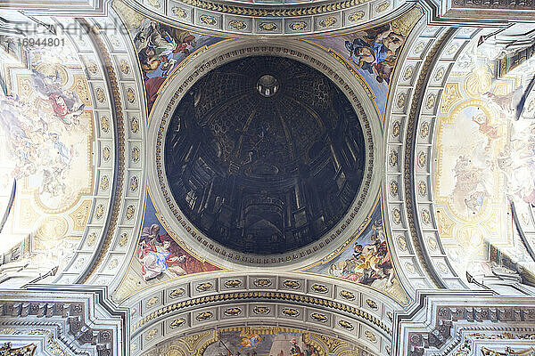 Nachgemachte Kuppel von Andrea Pozzo an der Kirche des Heiligen Ignazio da Loyola (St. Ignatius von Loyola)  Rom  Latium  Italien  Europa