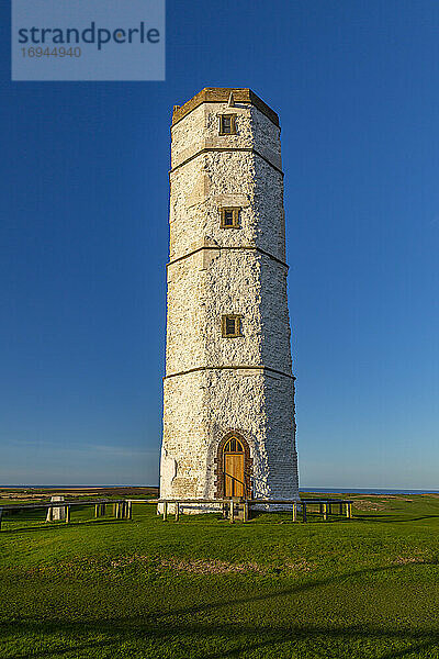 Ansicht des alten Flamborough-Leuchtturms  Flamborough Head  Bridlington  North Yorkshire  England  Vereinigtes Königreich  Europa