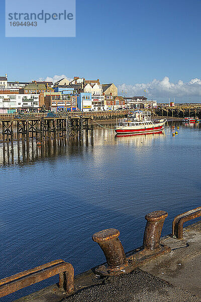 Blick auf Boote im Hafen von Bridlington  Bridlington  North Yorkshire  England  Vereinigtes Königreich  Europa