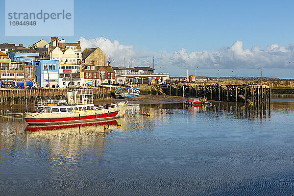 Blick auf Boote im Hafen von Bridlington  Bridlington  North Yorkshire  England  Vereinigtes Königreich  Europa