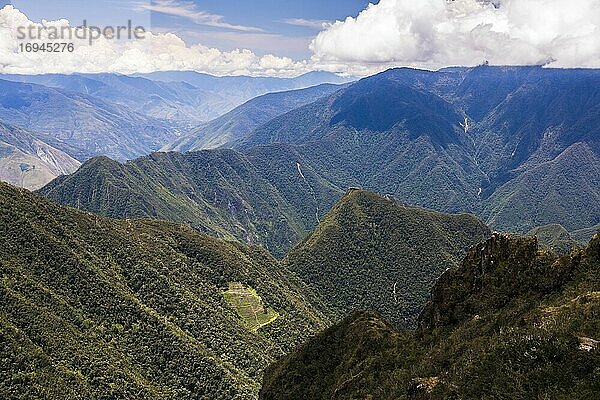 Landschaft an Tag 3 des Inkapfades  Region Cusco  Peru