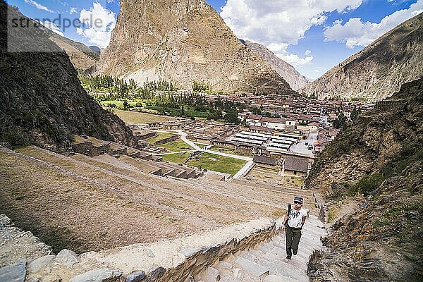 Touristenbesichtigung der Inkaruinen von Ollantaytambo  Heiliges Tal der Inkas (Urubambatal)  in der Nähe von Cusco  Peru