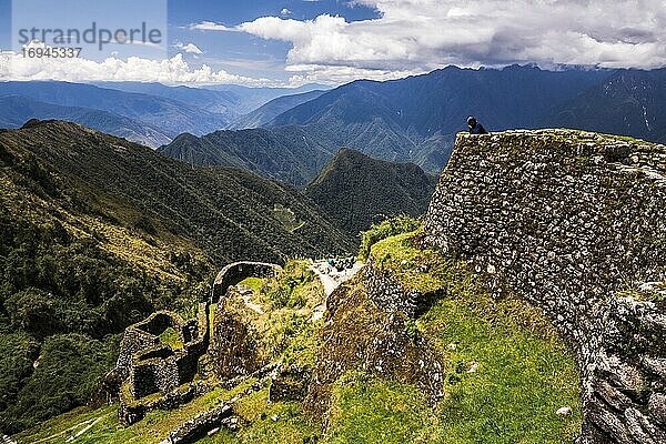 Phuyupatamarca Inka-Ruinen auf dem Inka Trail Trek Tag 3  Region Cusco  Peru