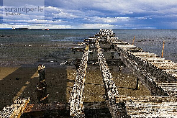 Alter Pier in Punta Arenas  Region Magallanes und Antartica Chilena  Chilenisches Patagonien  Chile