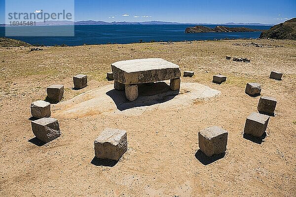 Ritualtisch in den Chincana-Ruinen  Inka-Ruinen auf der Isla del Sol (Sonneninsel)  Titicacasee  Bolivien