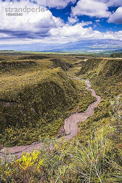 Ausgetrocknetes Flussbett im Cotopaxi-Nationalpark  Provinz Cotopaxi  Ecuador