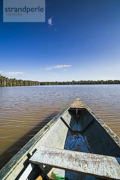 Kanu-Bootsfahrt auf dem Sandoval-See  Tambopata-Nationalreservat  Amazonas-Dschungel von Peru